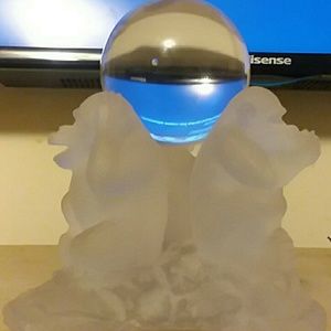 Monkey glass ball holder with ball